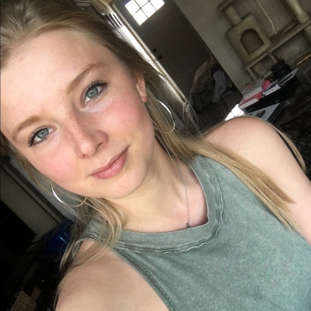 Meet your Posher, Destiny